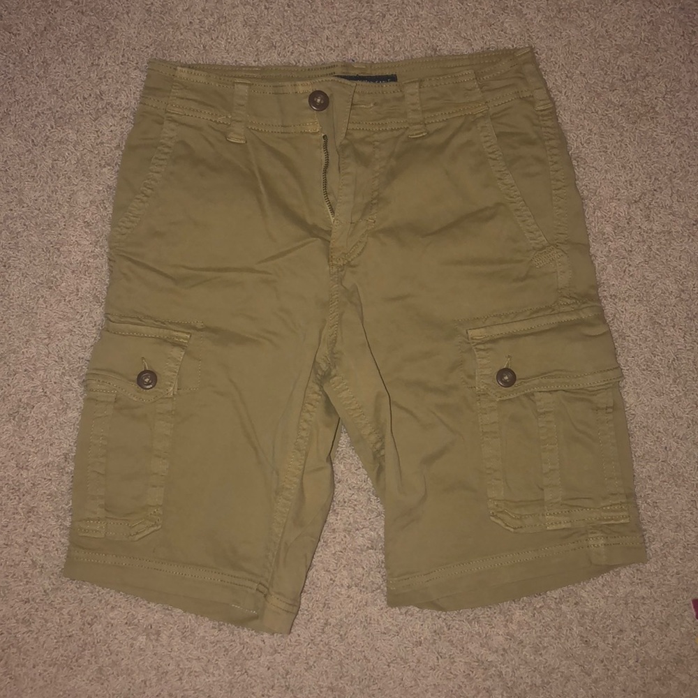 🦅AE Khaki Shorts